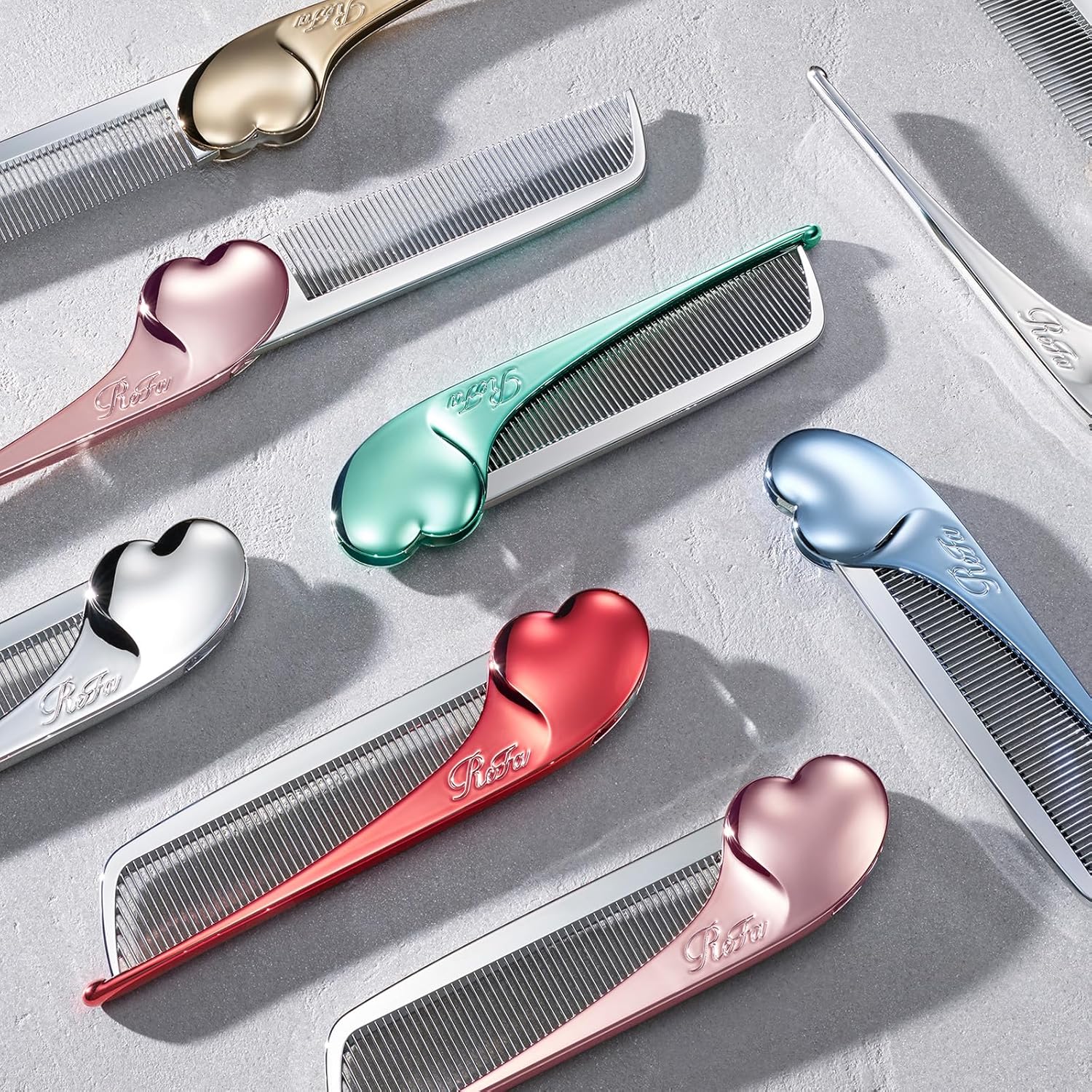 картинка Расческа ReFa Heart Comb Aira, silver от магазина Одежда+