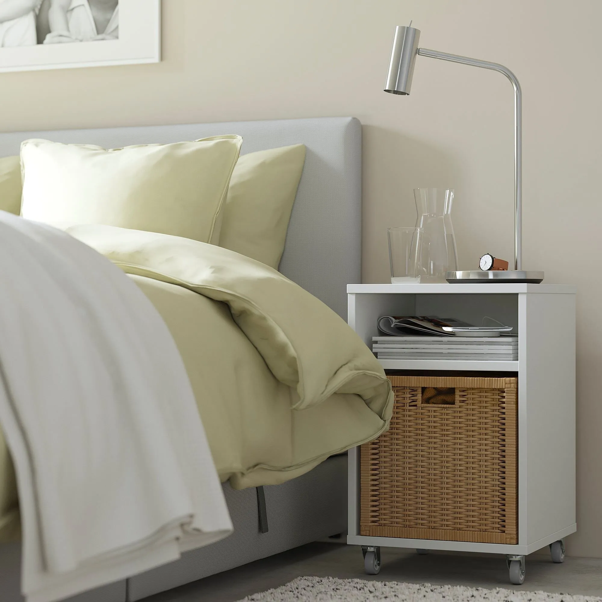 картинка Прикроватная тумба IKEA VIHALS, 37x37x58 см, белый от магазина Одежда+