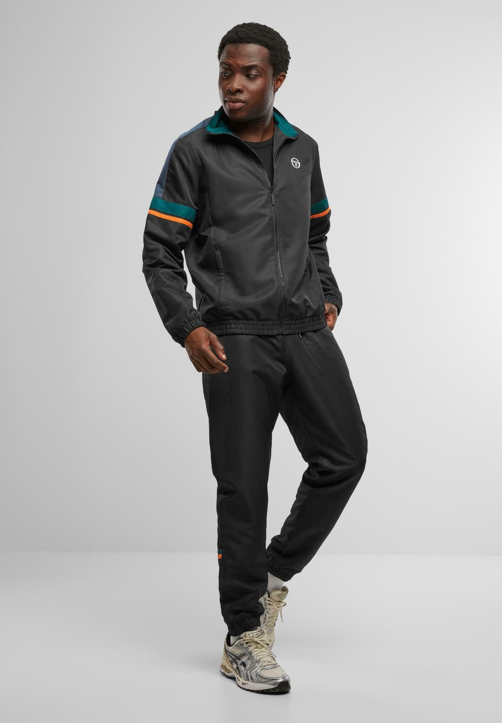 картинка Спортивный костюм CRYO 025 SET Sergio Tacchini, металлик черный от магазина Одежда+