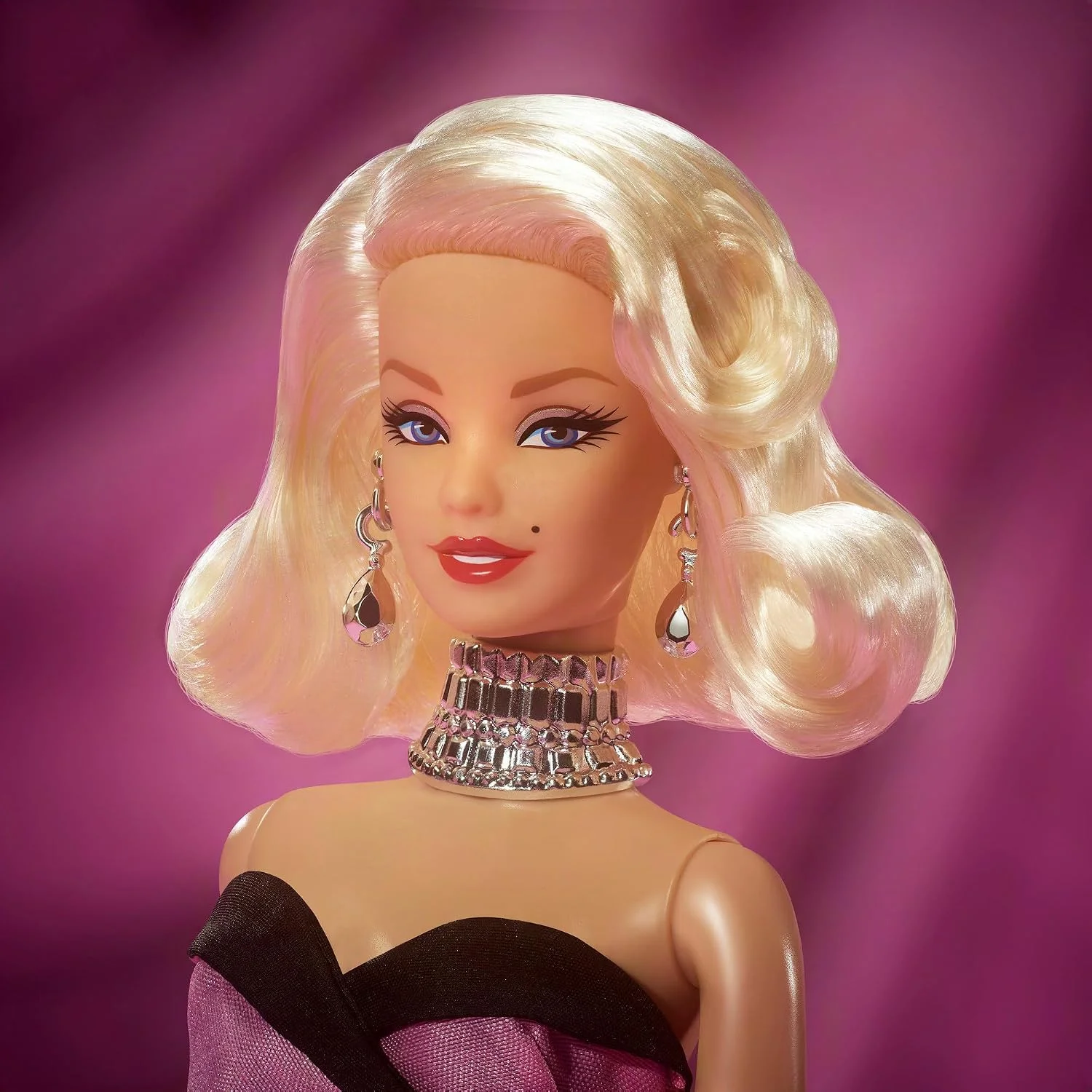 картинка Коллекционная кукла Barbie Marilyn Monroe Signature, розовое платье от магазина Одежда+