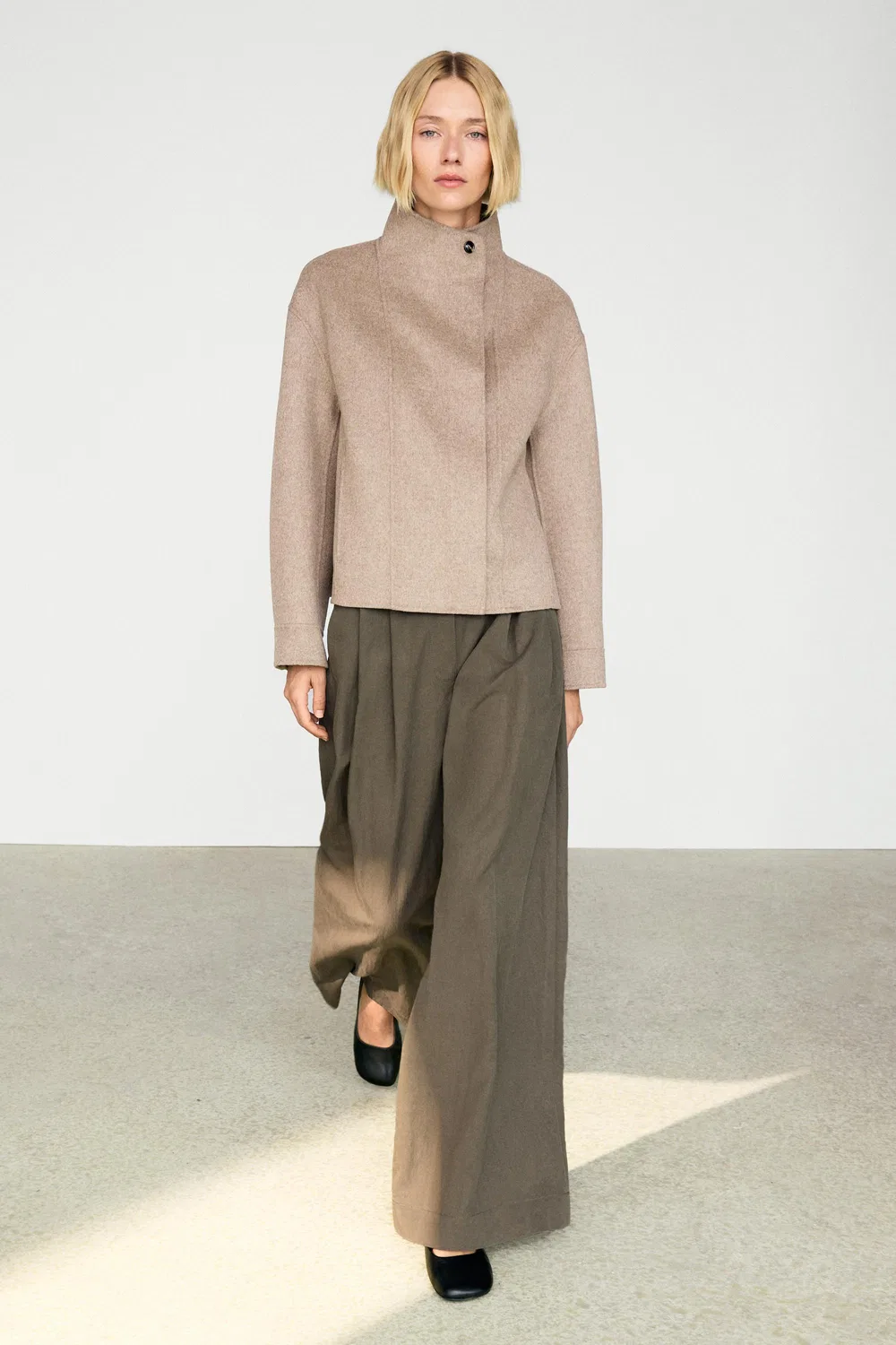 картинка Короткий жакет Massimo Dutti Wool-Blend, серо-коричневый от магазина Одежда+