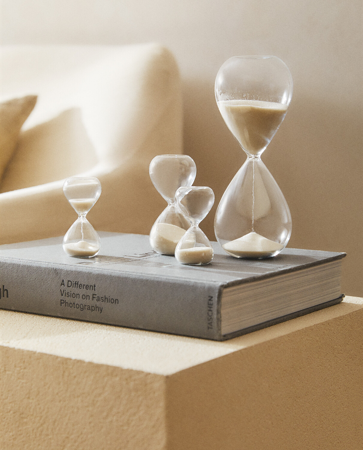 картинка Песочные часы Zara Home, белый от магазина Одежда+