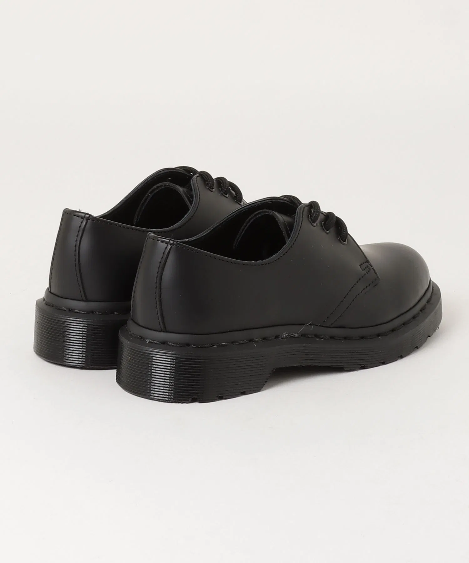 картинка Туфли Dr. Martens 1461 Mono 3-hole, классические, монохромные от магазина Одежда+