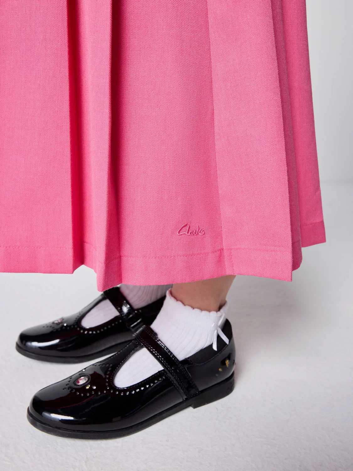 картинка Сарафан миди с плиссировкой, модель с рюшами Clarks, розовый от магазина Одежда+