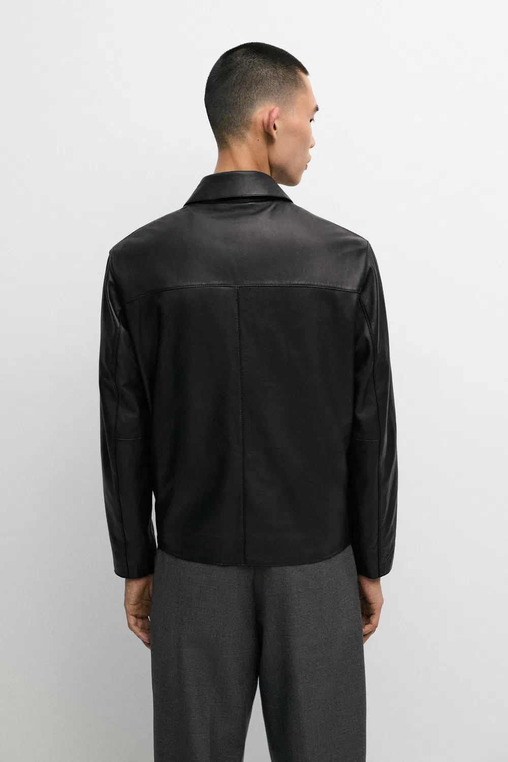 картинка Куртка Massimo Dutti Nappa Leather Jacket With Pocket Detail, черный от магазина Одежда+