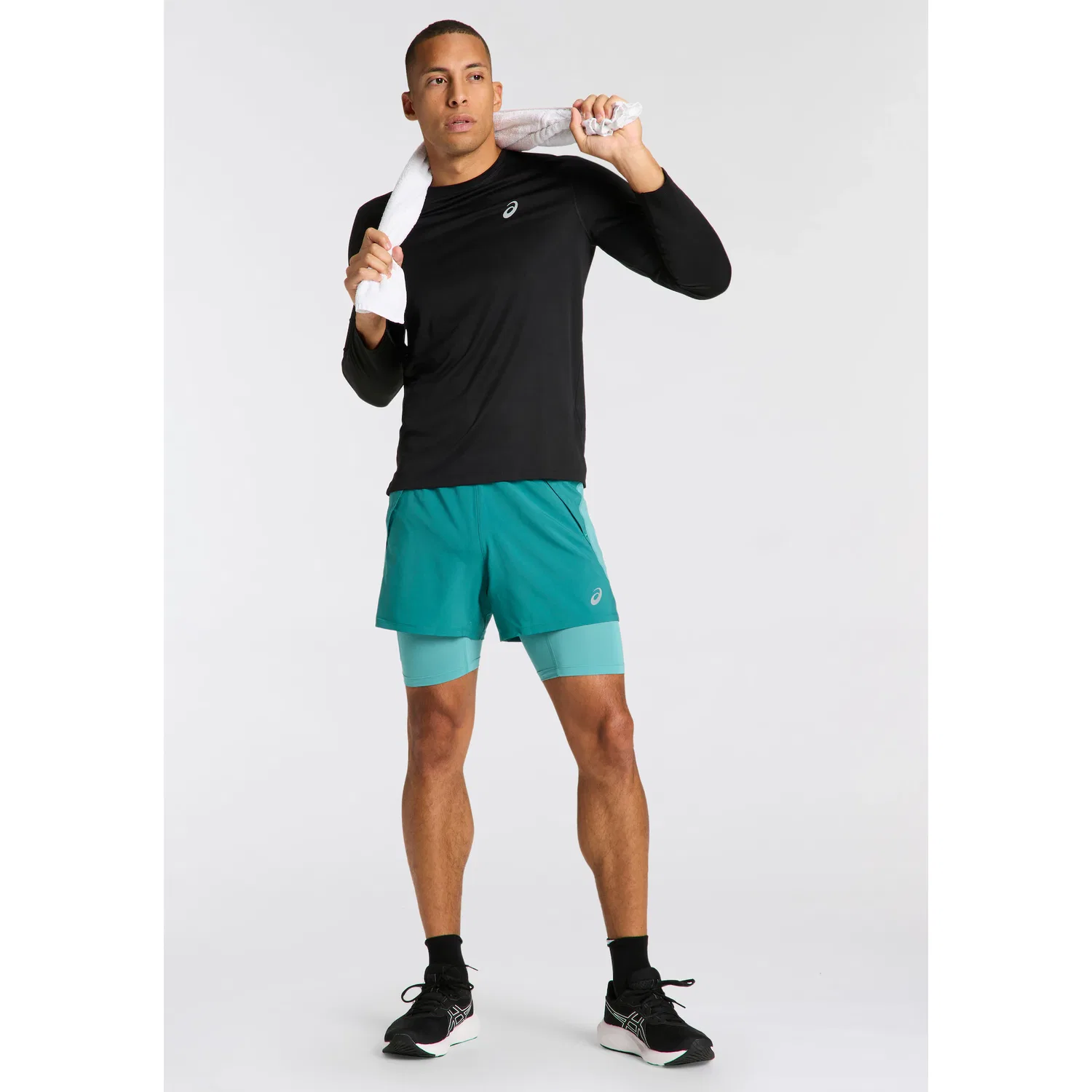 картинка Мужская длинная футболка для бега Asics, Black от магазина Одежда+