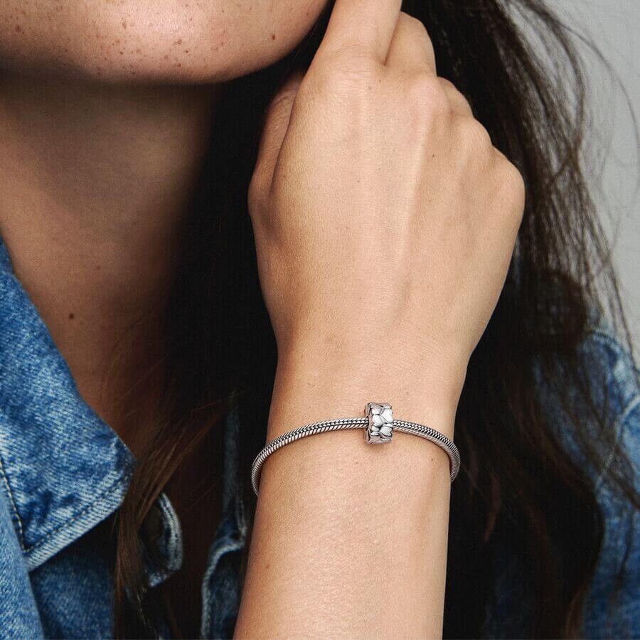картинка Шарм-клипса Pandora Moments Heart Pattern, серебро от магазина Одежда+