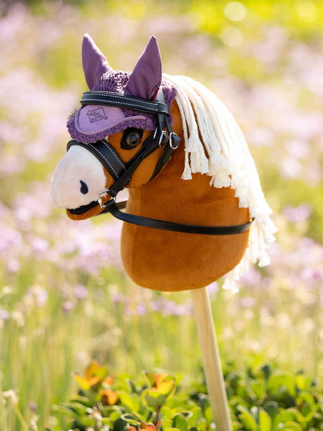 картинка Мини-хоббихорс LeMieux Mini Hobby Horse Sundance от магазина Одежда+