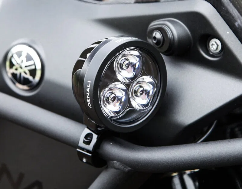 картинка Фара дополнительная DENALI D3 TriOptic LED от магазина Одежда+