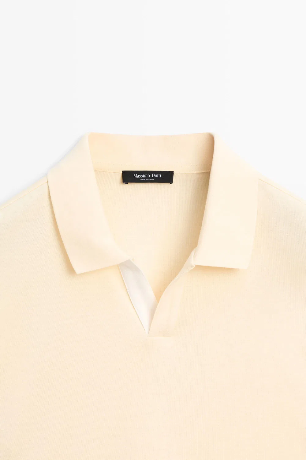 картинка Поло Massimo Dutti Short Sleeve V-neck Shirt, желтый от магазина Одежда+