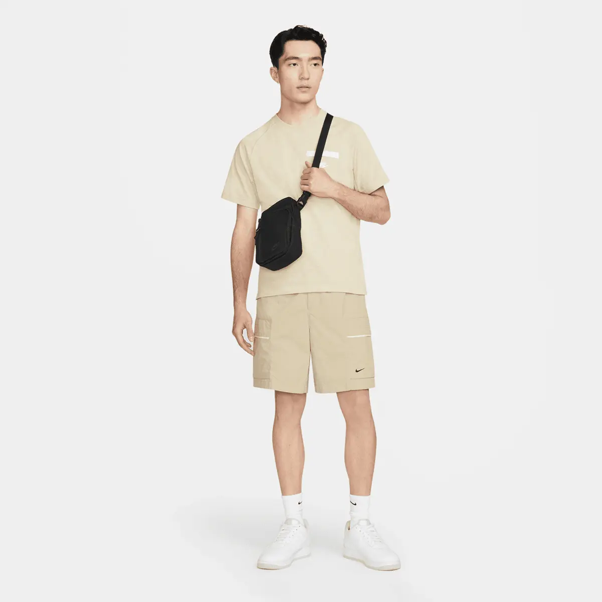 картинка Сумка через плечо Nike Tech, черная от магазина Одежда+