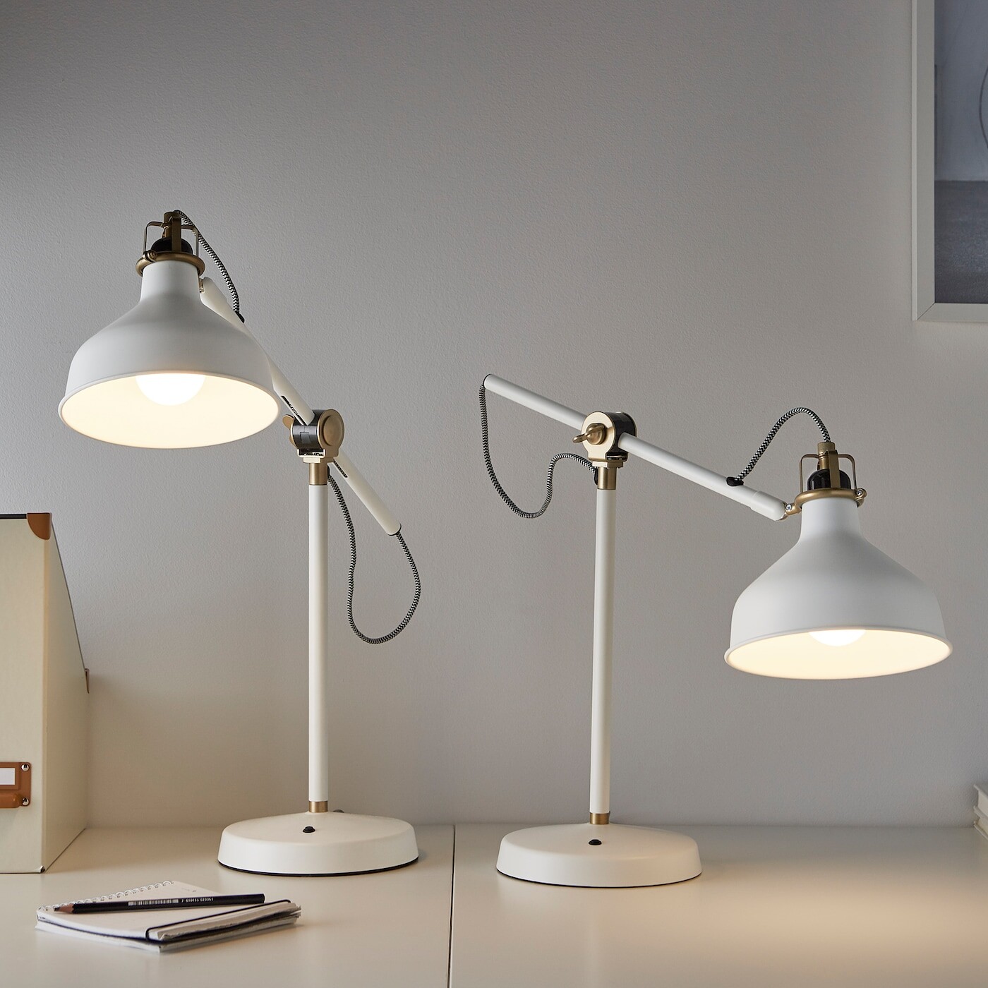 картинка Лампа рабочая Ikea Ranarp, белый от магазина Одежда+