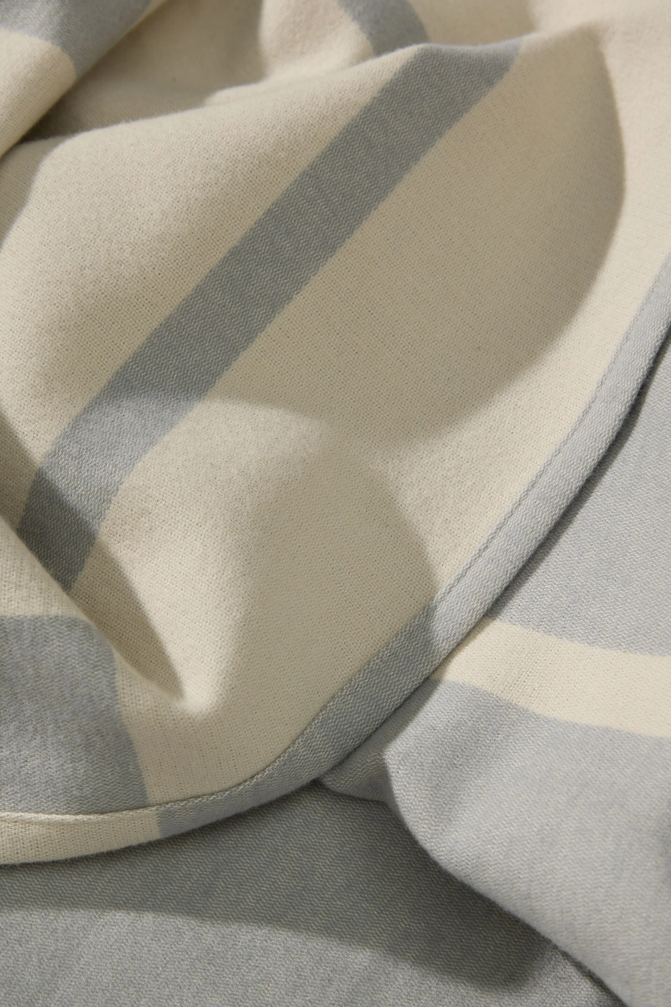 картинка Покрывало H&M Reed Cotton, 130x170 см, серый от магазина Одежда+