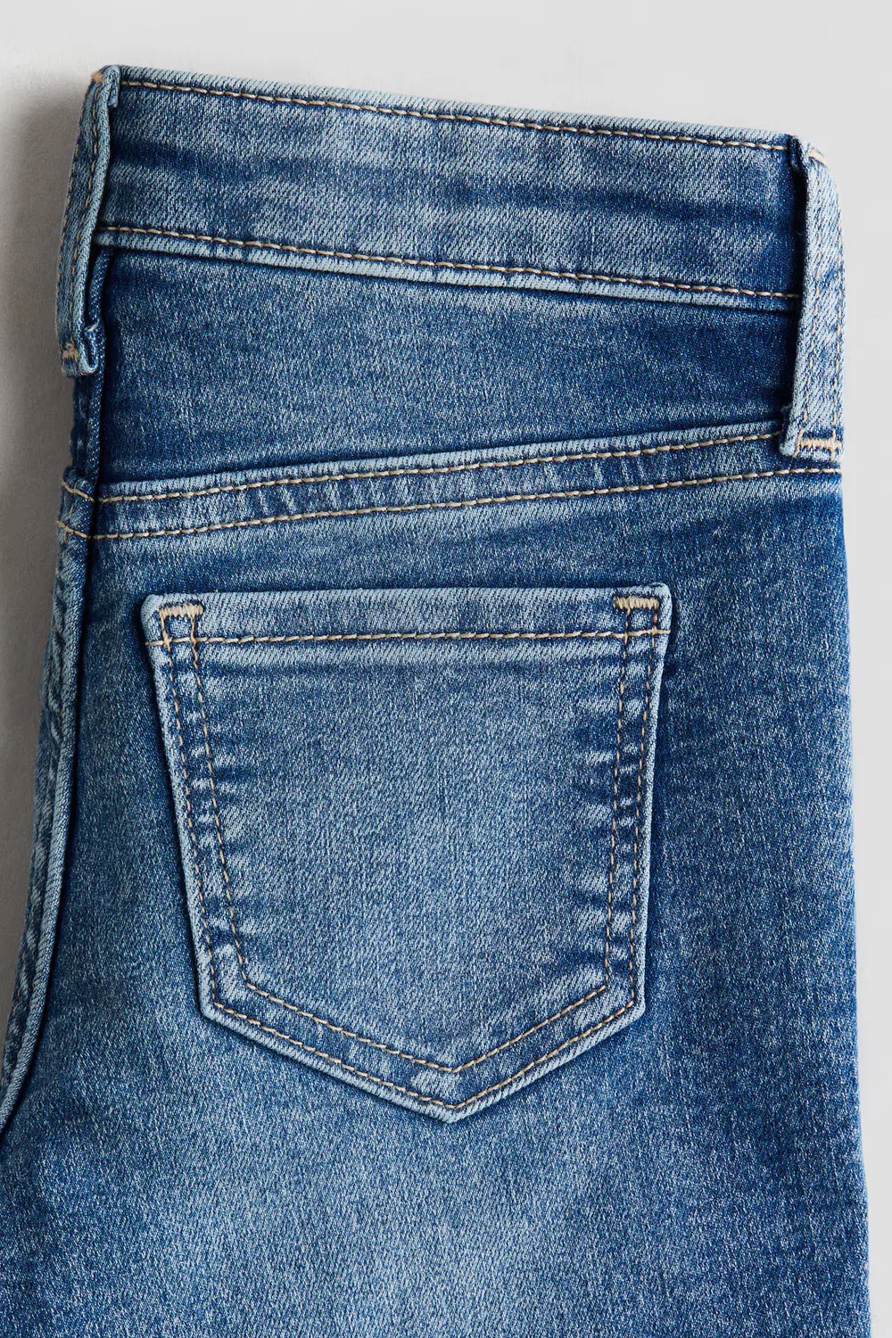 картинка Узкие джинсы на подкладке H&M, Denimblau/Geblümt от магазина Одежда+