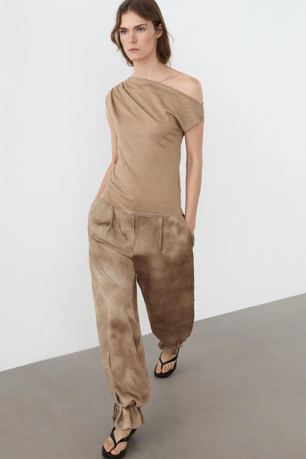 картинка Брюки Massimo Dutti Flowing With Tie-Detail Hem, бежевый от магазина Одежда+